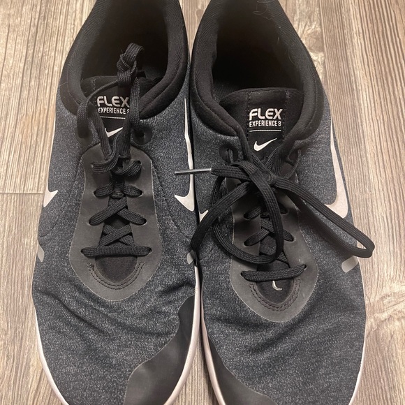 Size 11 Nike Flex Experience 8 Running Shoes Women’s Size 11 - Picture 2 of 6